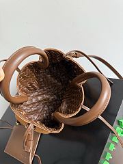 BOTTEGA VENETA | Small Pinacoteca silky calfskin tote bag Nocciola/amber - 6