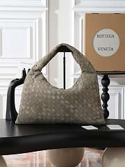 BOTTEGA VENETA | Hop Intrecciato suede shoulder bag Cypress - 4