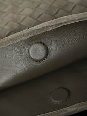 BOTTEGA VENETA | Large Hop Intrecciato suede shoulder bag Cypress - 5
