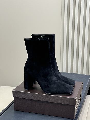 Alaia ankle boots 02