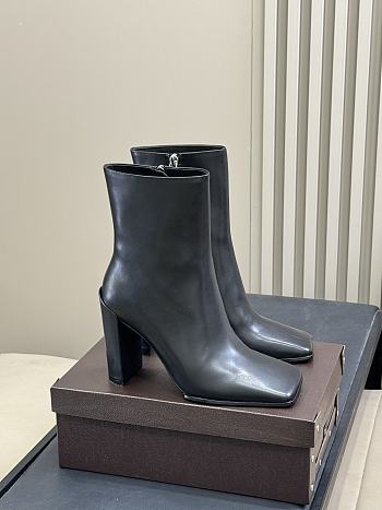 Alaia ankle boots 03