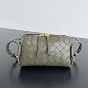 BOTTEGA VENETA | Concert Pouch Intrecciato nappa leather Cypress - 1