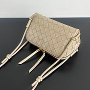 BOTTEGA VENETA | Concert Pouch Intrecciato nappa leather beige - 5