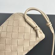 BOTTEGA VENETA | Concert Pouch Intrecciato nappa leather beige - 4