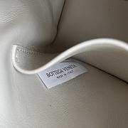 BOTTEGA VENETA | Concert Pouch Intrecciato nappa leather Chalk/dark red - 5