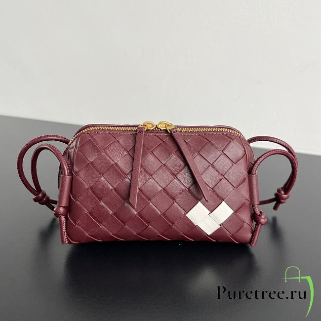 BOTTEGA VENETA | Concert Pouch Intrecciato nappa leather Heart Detail - 1