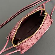 BOTTEGA VENETA | Concert Pouch Intrecciato nappa leather Heart Detail - 3