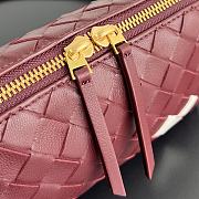 BOTTEGA VENETA | Concert Pouch Intrecciato nappa leather Heart Detail - 2