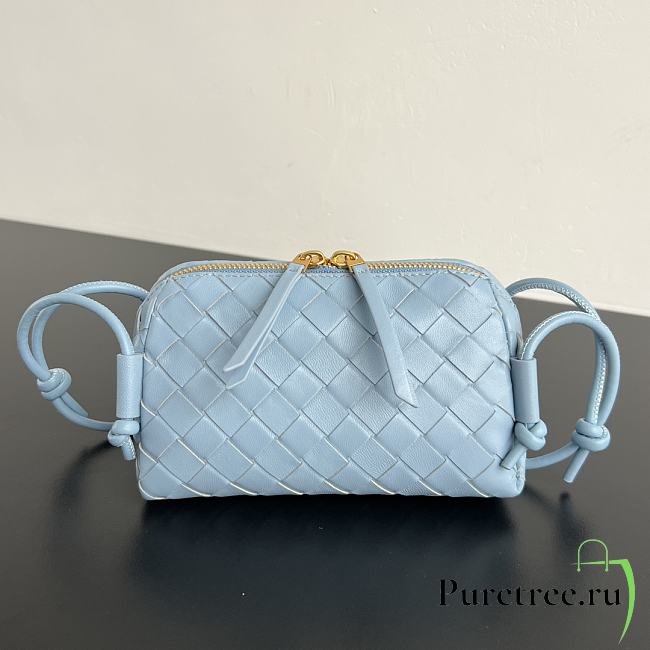 BOTTEGA VENETA | Concert Pouch Intrecciato nappa leather blue - 1