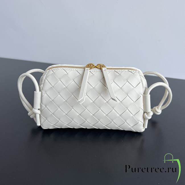 BOTTEGA VENETA | Concert Pouch Intrecciato nappa leather Sea salt - 1