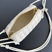 BOTTEGA VENETA | Concert Pouch Intrecciato nappa leather Sea salt - 4