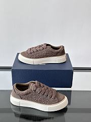 DIOR | B33 Sneakers offers a fresh 01 - 4