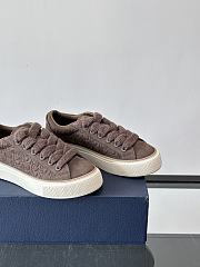 DIOR | B33 Sneakers offers a fresh 01 - 2