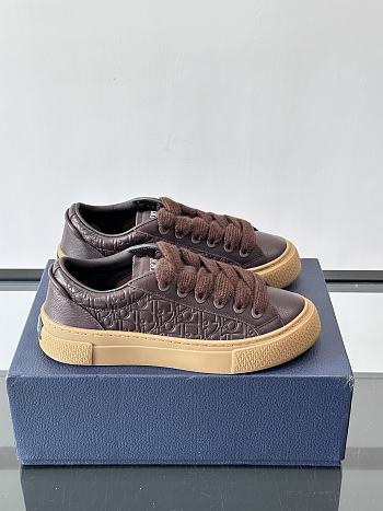 DIOR | B33 Sneakers offers a fresh 03