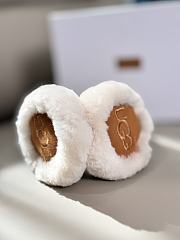 UGG Embroidery Earmuff 01 - 3