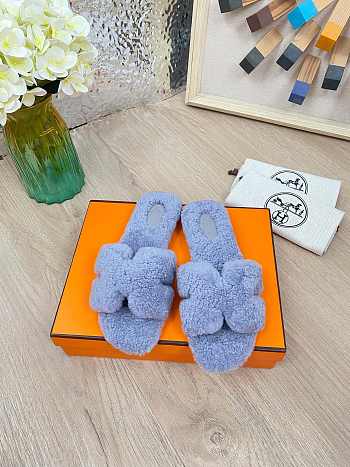 HERMES | Furry Flat Slippers 02