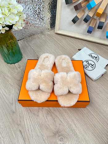 HERMES | Furry Flat Slippers 07