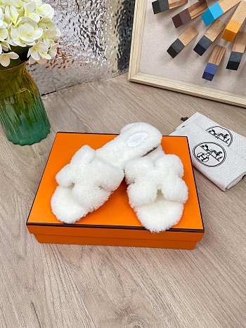 HERMES | Furry Flat Slippers 08