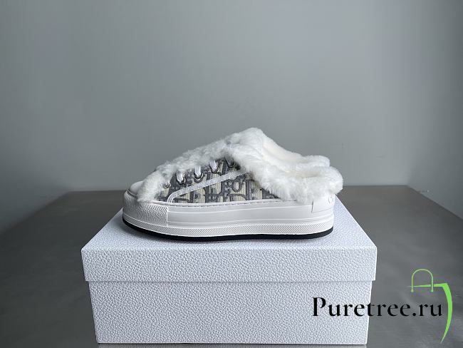 DIOR | Walk'n'Dior Lambskin Round Toe Platform Closed-Toe Slippers 01 - 1