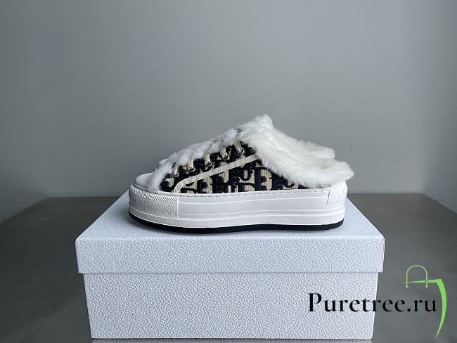 DIOR | Walk'n'Dior Lambskin Round Toe Platform Closed-Toe Slippers 02 - 1