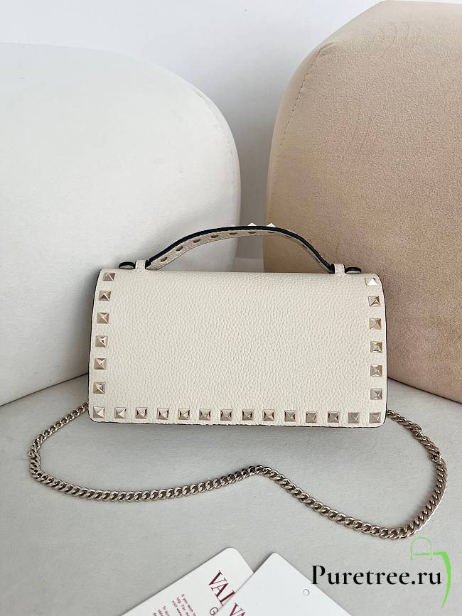 Valentino Garavani Rockstud Chain Wallet 02 - 1