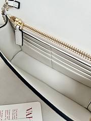Valentino Garavani Rockstud Chain Wallet 02 - 3