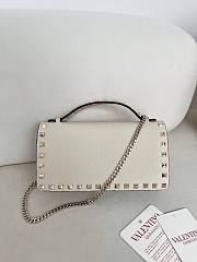 Valentino Garavani Rockstud Chain Wallet 02 - 2