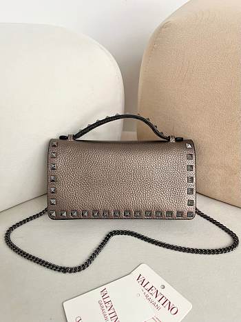 Valentino Garavani Rockstud Chain Wallet 03