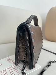 Valentino Garavani Rockstud Chain Wallet 03 - 6
