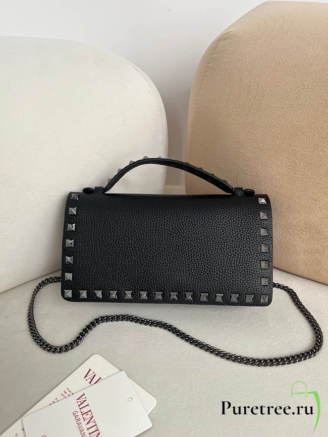 Valentino Garavani Rockstud Chain Wallet 04 - 1