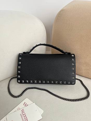 Valentino Garavani Rockstud Chain Wallet 04