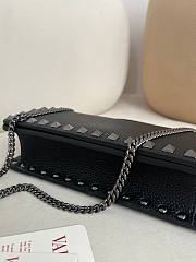 Valentino Garavani Rockstud Chain Wallet 04 - 4