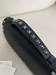 Valentino Garavani Rockstud Chain Wallet 04 - 2