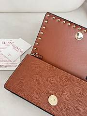Valentino Garavani Rockstud Chain Wallet 06 - 2