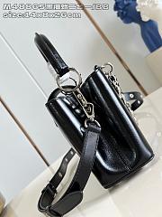 LOUIS VUITTON | Capucines East-West In Black Size 26x14x8 cm - 6