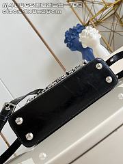LOUIS VUITTON | Capucines East-West In Black Size 26x14x8 cm - 3