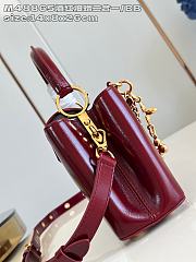 LOUIS VUITTON | Capucines East-West In Burgundy Size 26x14x8 cm - 2