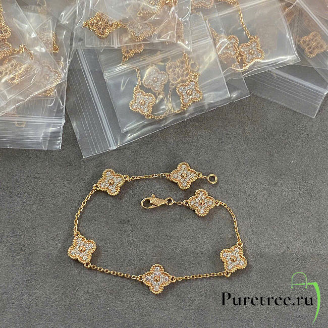 Van Cleef & Arpels Vintage Alhambra Bracelet In Gold - 1