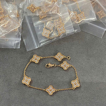 Van Cleef & Arpels Vintage Alhambra Bracelet In Gold