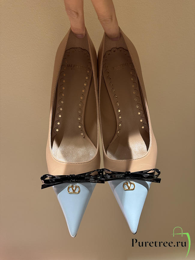 VALENTINO | Garavani VLogo Signature High Heels In Blue - 1