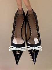 VALENTINO | Garavani VLogo Signature High Heels In Black - 1