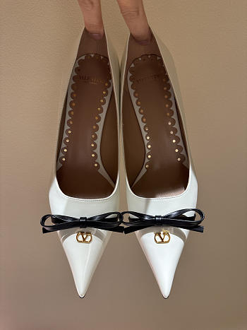 VALENTINO | Garavani VLogo Signature High Heels In White