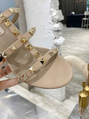 VALENTINO | Rockstud Calfskin Leather Slide Sandal Beige - 5