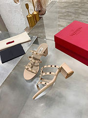 VALENTINO | Rockstud Calfskin Leather Slide Sandal Beige - 3