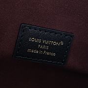 LOUIS VUITTON | Pochette Mia Fur White M26245  - 4