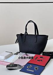 FENDI | Noir Mini Beryl Tote Bag Black - 6