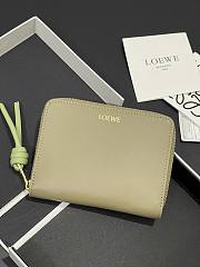 LOEWE | Zipped coin purse in shiny nappa calfskin green - 1