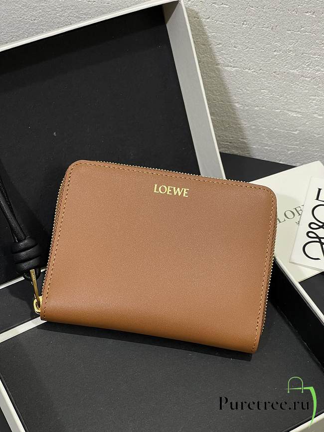 LOEWE | Zipped coin purse in shiny nappa calfskin brown - 1