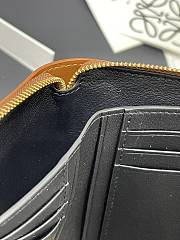 LOEWE | Zipped coin purse in shiny nappa calfskin brown - 2