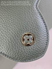 LOUIS VUITTON | Capucines MM Taurillon In Green - 6